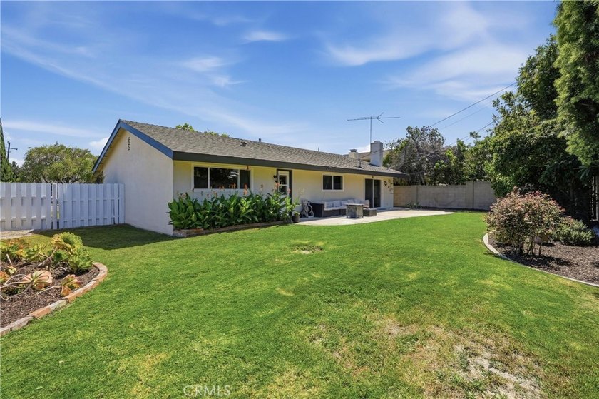 Fantastic Opportunity on a Corner Lot in Huntington Beach! - photo 23