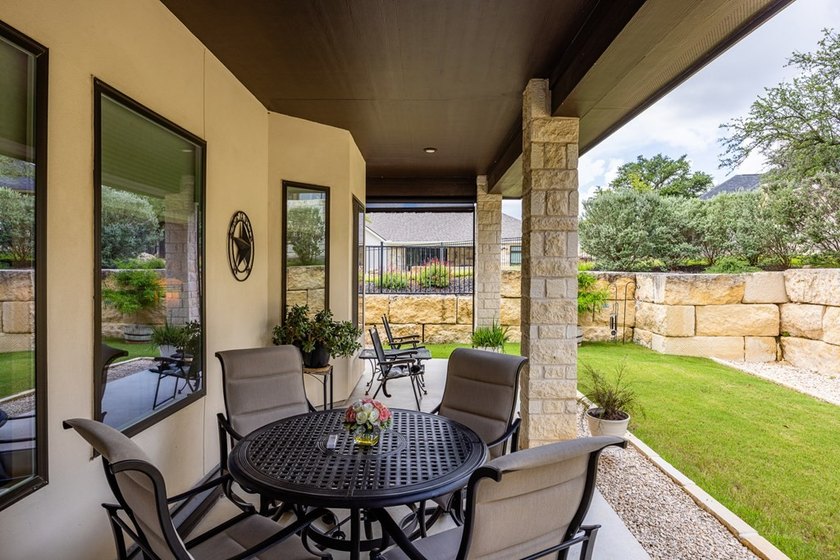 Hill Country views, privacy, &amp; modern comfort in The Meridian - photo 24