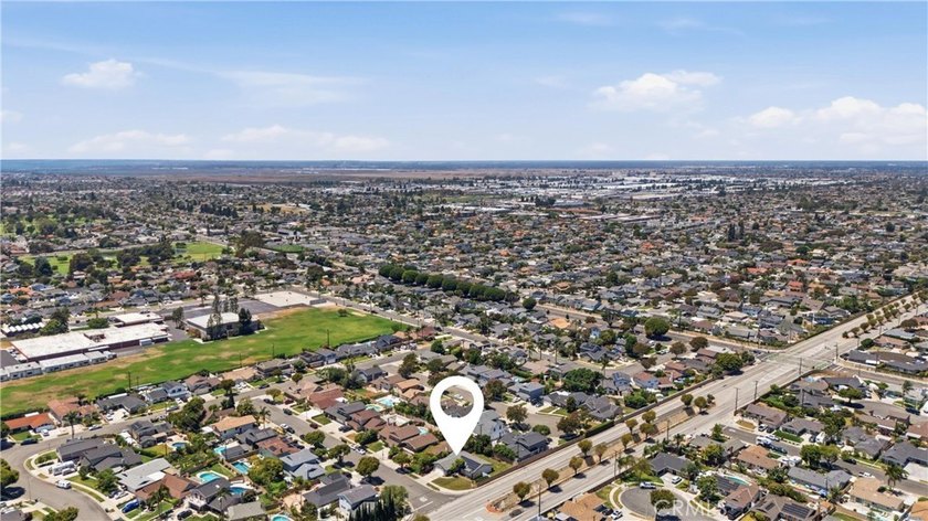 Fantastic Opportunity on a Corner Lot in Huntington Beach! - photo 29