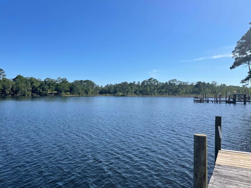 FABULOUS OPPORTUNITY TO LIVE IN A WATERFRONT COMMUNITY! Welcome - photo 36
