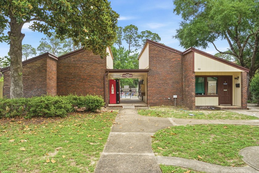 FABULOUS OPPORTUNITY TO LIVE IN A WATERFRONT COMMUNITY! Welcome - photo 47