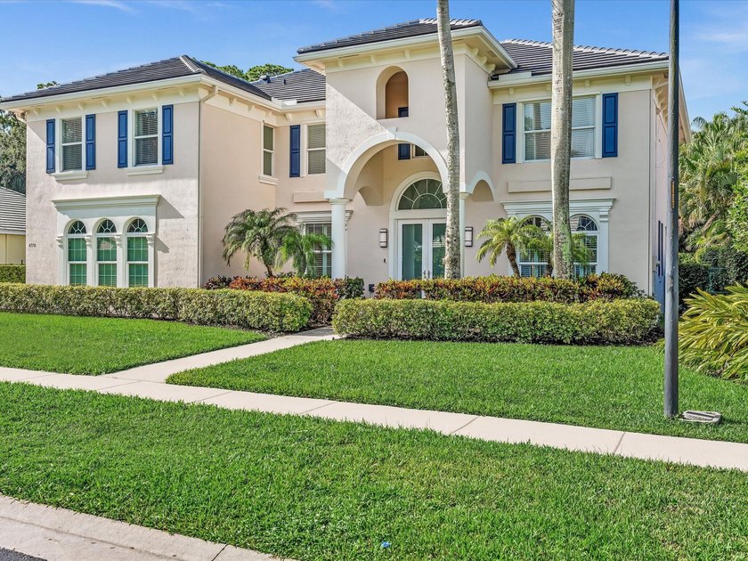 Beautifully updated 5-bedroom, 3-bath, 3-car garage home with - photo 2