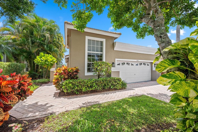 Fully renovated and move-in ready, this stunning villa offers - photo 2