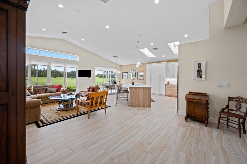 Fully renovated and move-in ready, this stunning villa offers - photo 4