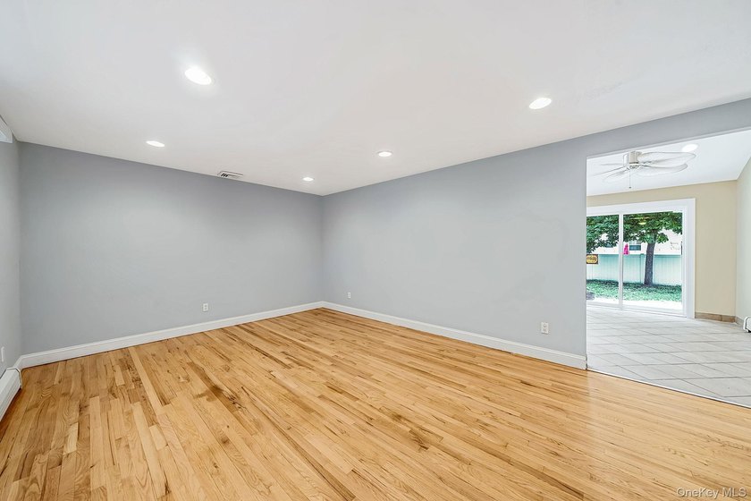 Welcome to 25 Heston Rd, Shirley-a spacious 4-bedroom, 2-bath - photo 14