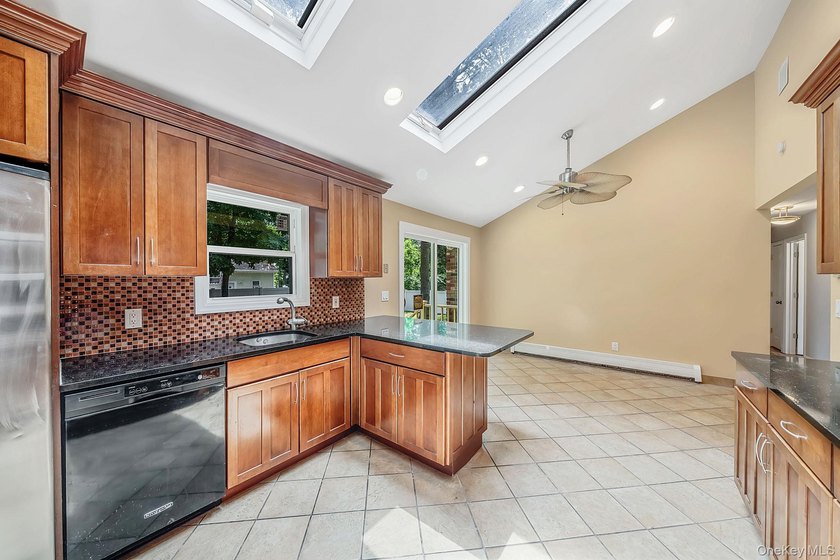 Welcome to 25 Heston Rd, Shirley-a spacious 4-bedroom, 2-bath - photo 21