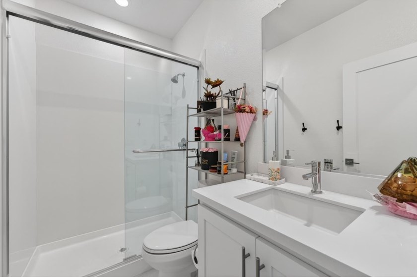 Welcome to this 6-year-old home with a thoughtfully designed - photo 6