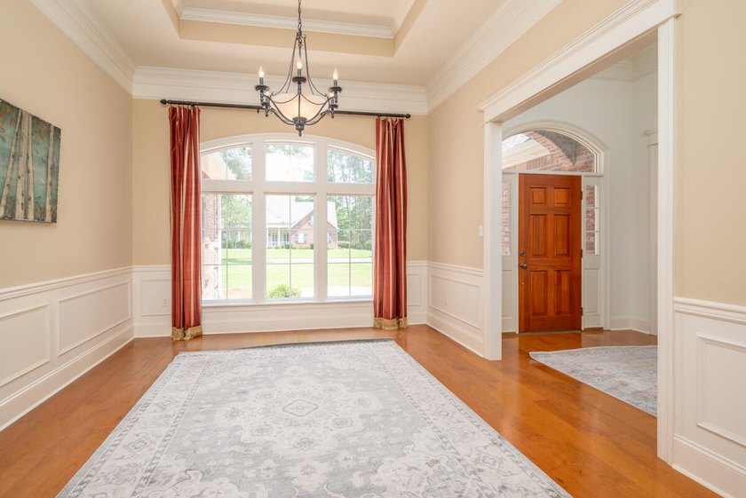 Stunning, triple split 4BD, 3BA, 2,769 sf, one-story brick home - photo 10