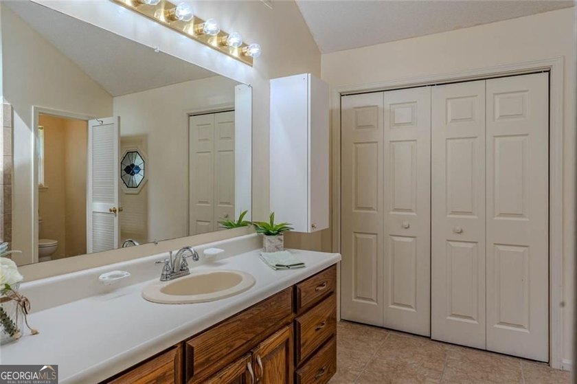 Welcome home to 133 English St, where pristine condition meets - photo 19
