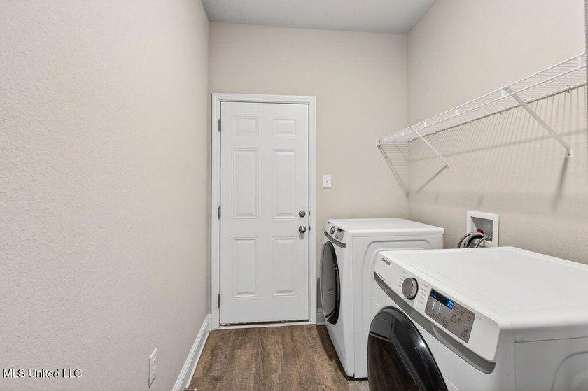 Welcome to 1052 Whimbrel Court in beautiful Ocean Springs. This - photo 25
