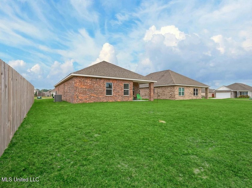 Welcome to 1052 Whimbrel Court in beautiful Ocean Springs. This - photo 28