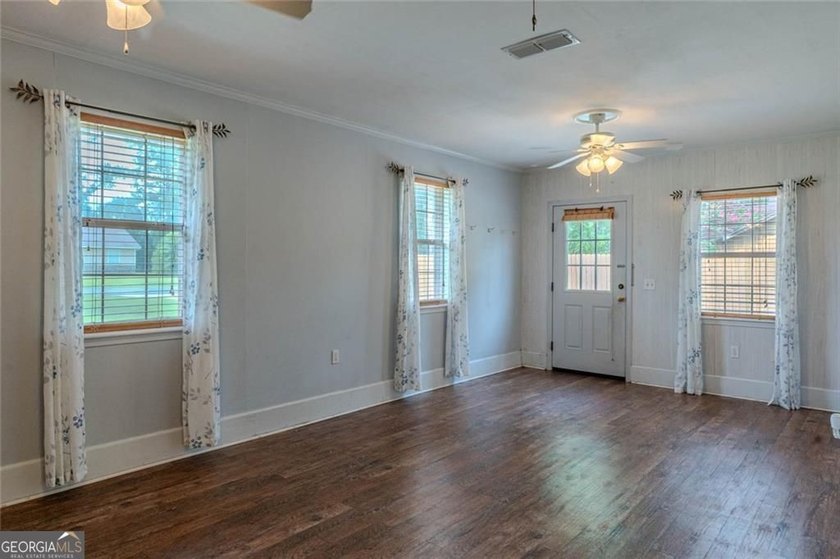 Welcome home to 133 English St, where pristine condition meets - photo 31