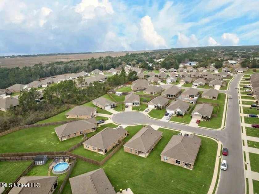 Welcome to 1052 Whimbrel Court in beautiful Ocean Springs. This - photo 31
