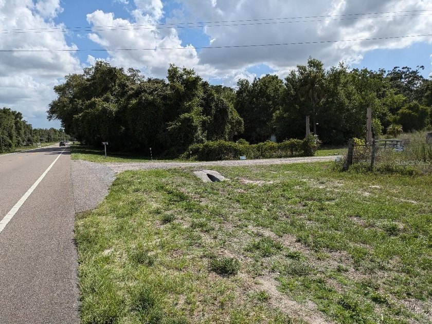 Great commercial opportunity! With almost 1000 front feet on US - photo 4
