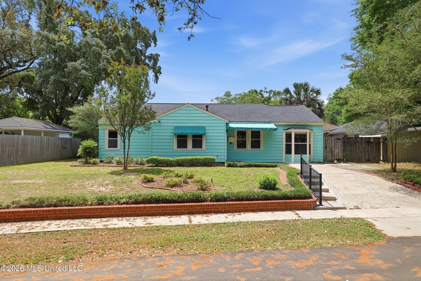 Charming and well-maintained, this 2-bedroom, 2-bath home in - photo 2