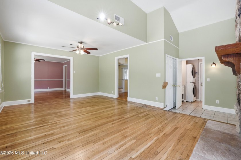 Charming and well-maintained, this 2-bedroom, 2-bath home in - photo 7