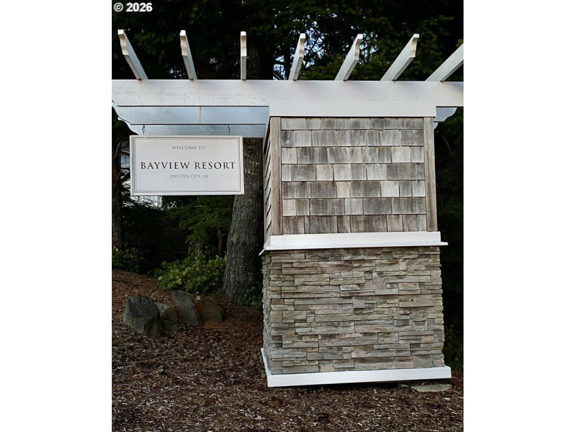 1 level close to Lincoln Beaches in the Bayview Resort, a - photo 24