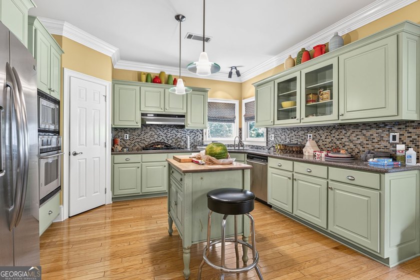 Welcome to 1847 Tribble Crest Dr, a well-maintained brick ranch - photo 28