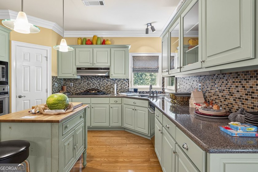 Welcome to 1847 Tribble Crest Dr, a well-maintained brick ranch - photo 29