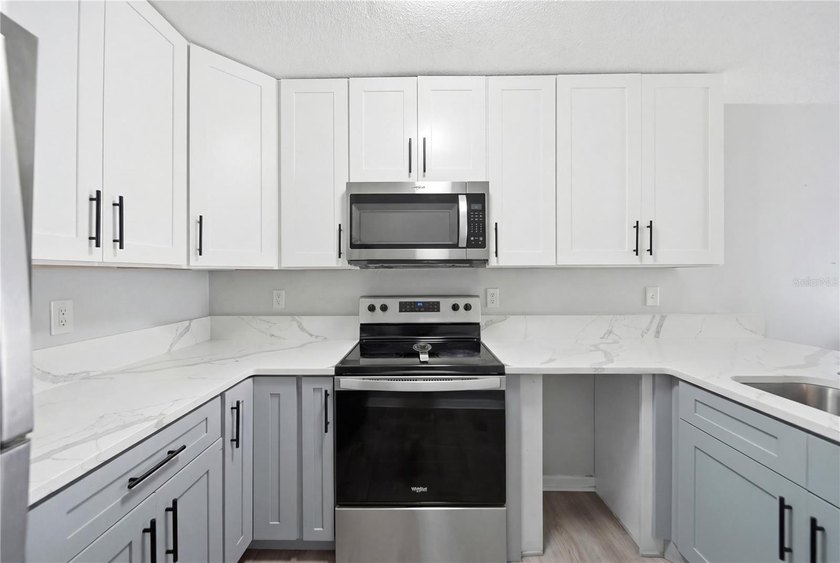 Under contract-accepting backup offers. Beautifully updated - photo 8