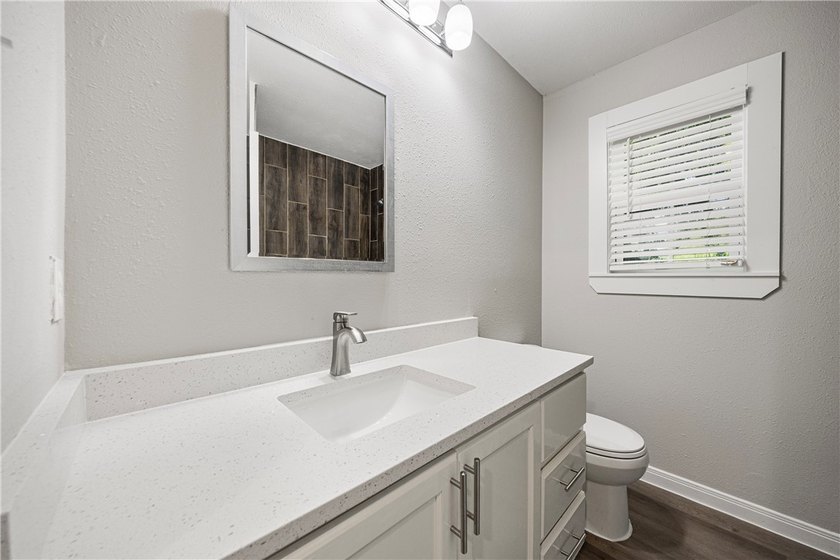 Over 2400 Sqare feet!!! Pictures do no justice to this home - photo 15
