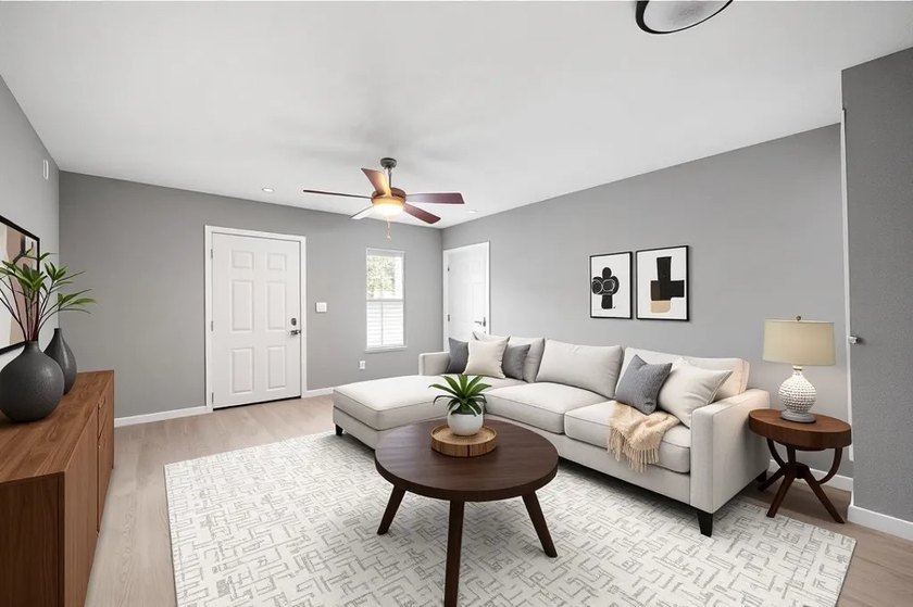 Over 2400 Sqare feet!!! Pictures do no justice to this home - photo 17