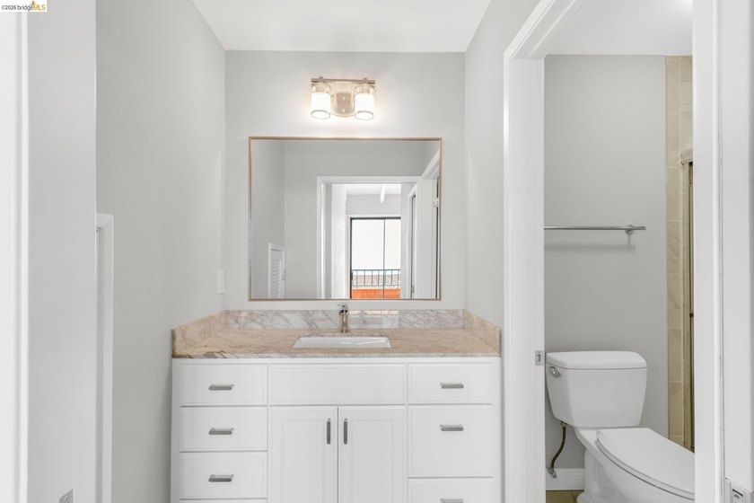 Views, views, views of the San Francisco Bay! Updated 2-bedroom - photo 20