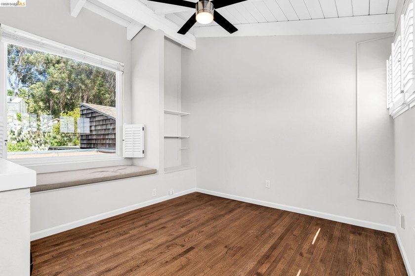 Views, views, views of the San Francisco Bay! Updated 2-bedroom - photo 29