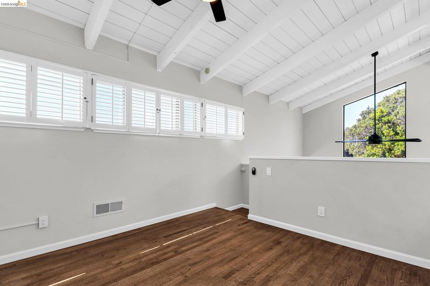Views, views, views of the San Francisco Bay! Updated 2-bedroom - photo 30