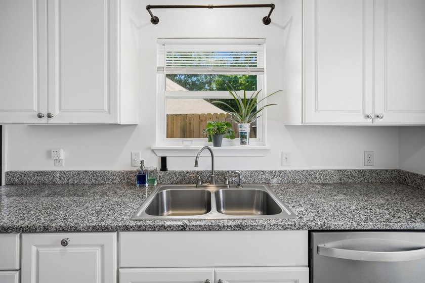 **Welcome Home to 1014 Hamilton Ave, Panama City, FL 32401** - photo 12