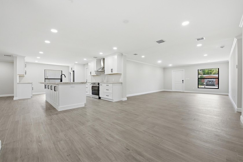 Fully remodeled 3-bedroom, 2-bath home with an attached garage - photo 5