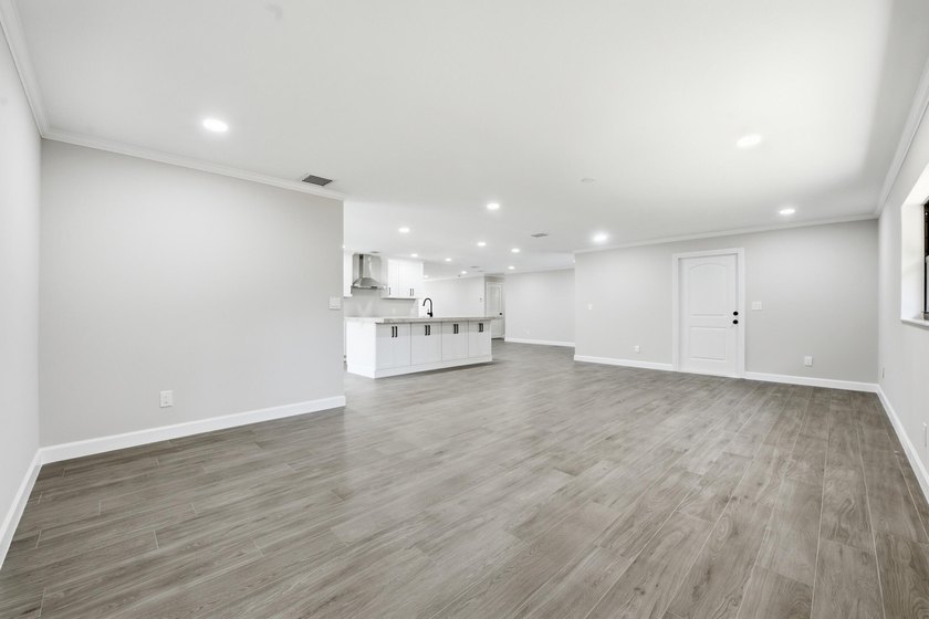 Fully remodeled 3-bedroom, 2-bath home with an attached garage - photo 10