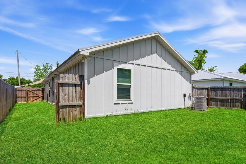 **Welcome Home to 1014 Hamilton Ave, Panama City, FL 32401** - photo 25