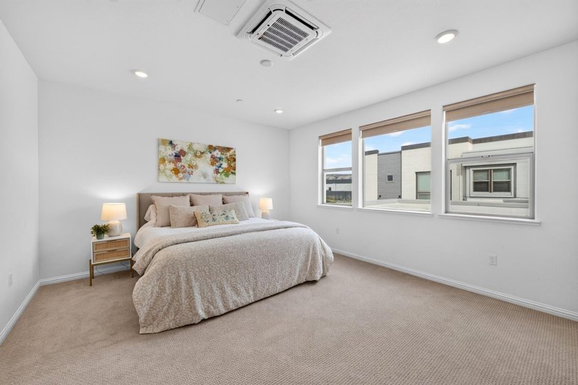 Welcome to this gorgeous 4BR, 3BA condo offering 2,500 sqft of - photo 26