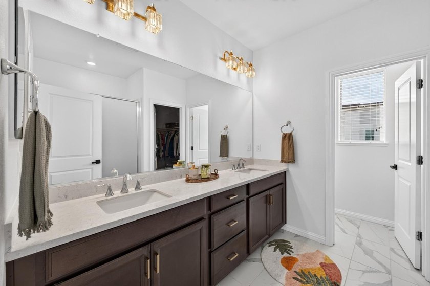 Welcome to this gorgeous 4BR, 3BA condo offering 2,500 sqft of - photo 30