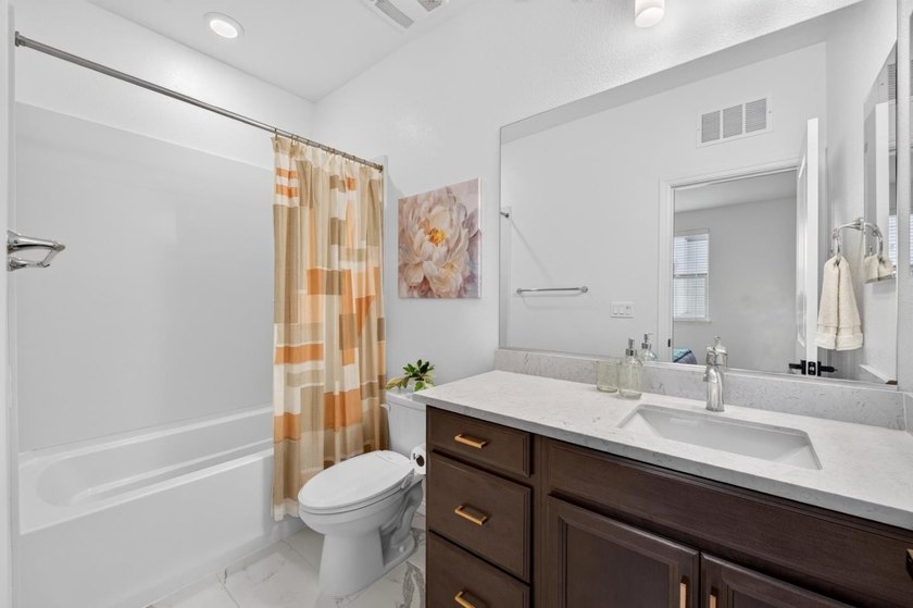 Welcome to this gorgeous 4BR, 3BA condo offering 2,500 sqft of - photo 36