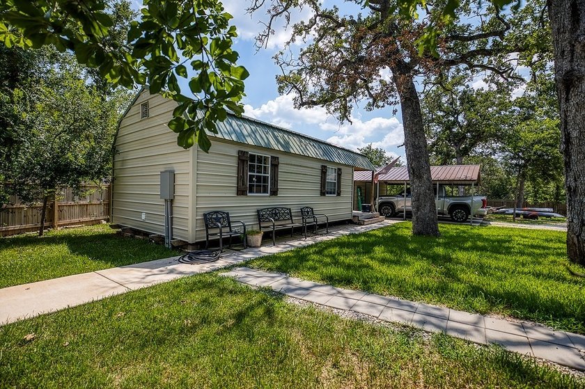 ***PRICE REDUCTION*** Nestled on a serene one-acre lot, this - photo 5