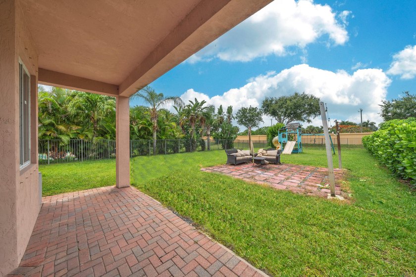 Welcome to 149 Bellezza Terrace, a beautifully updated, 2-story - photo 9