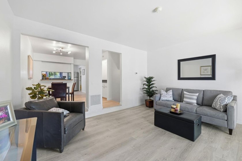 Beautifully renovated and ready for immediate move-in, this - photo 3