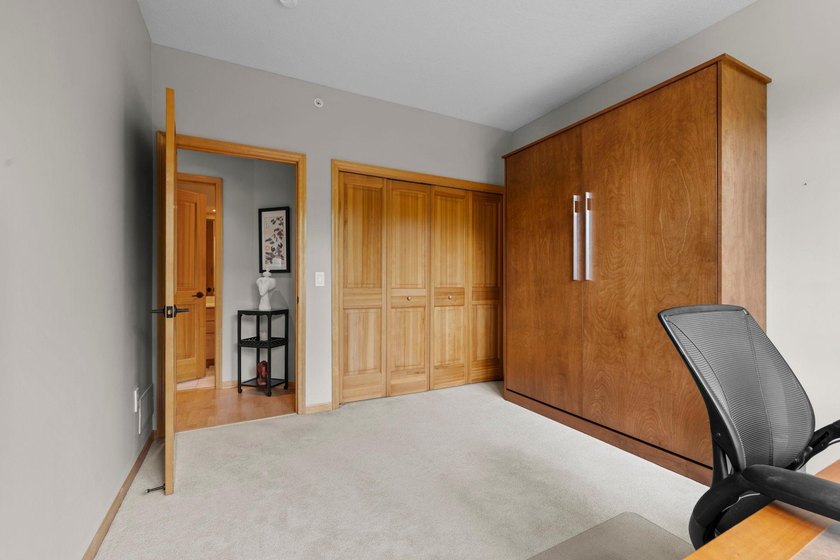 Welcome to Bayhill Condominiums, where comfort, convenience, and - photo 23
