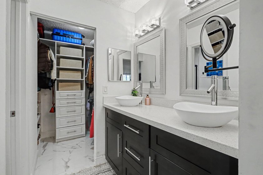 Welcome to this beautiful 3-bedroom, 2-bath residence located in - photo 24