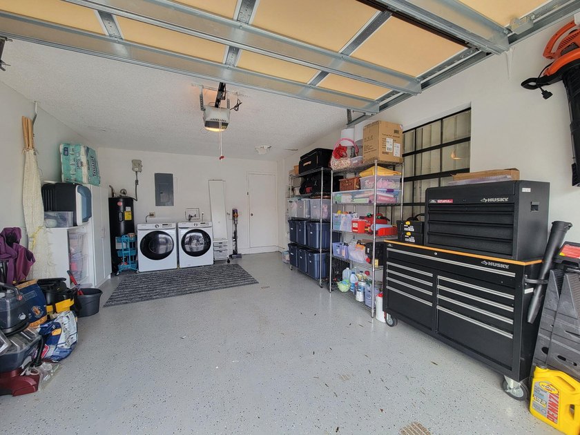 Welcome to this beautiful 3-bedroom, 2-bath residence located in - photo 28