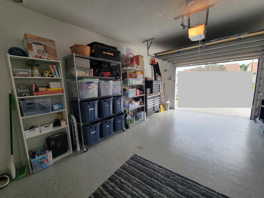 Welcome to this beautiful 3-bedroom, 2-bath residence located in - photo 29