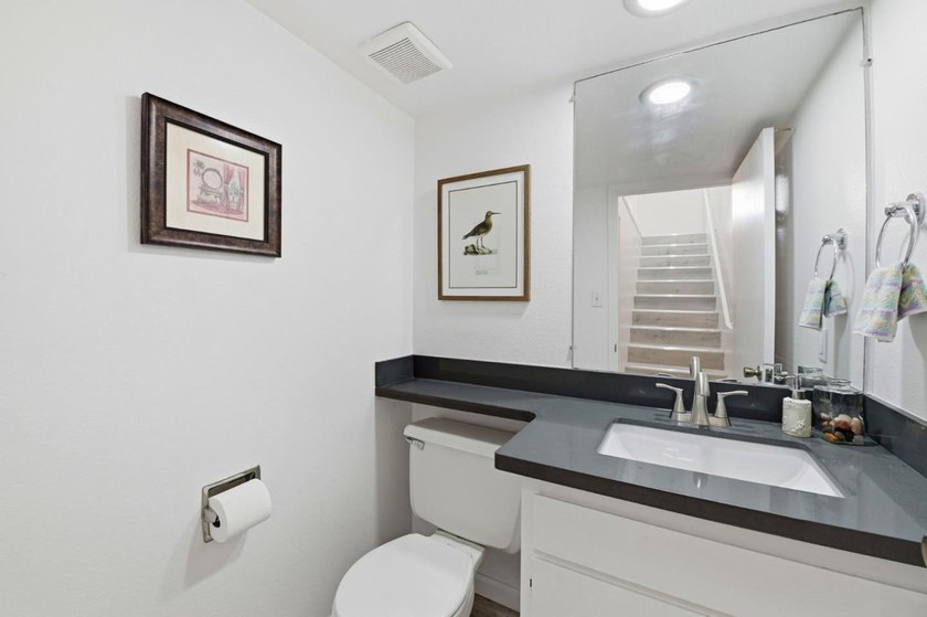 Beautifully renovated and ready for immediate move-in, this - photo 10