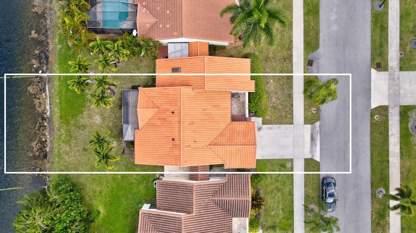 Welcome to this beautiful 3-bedroom, 2-bath residence located in - photo 30