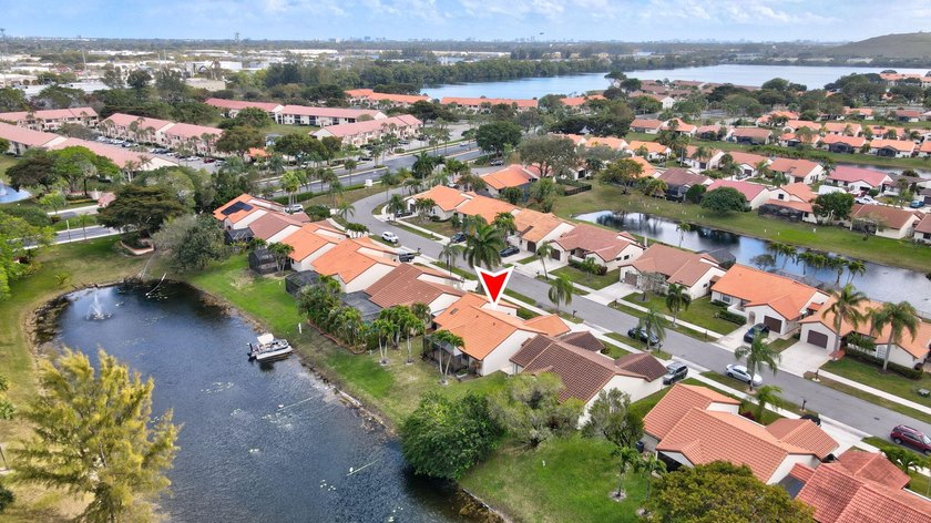 Welcome to this beautiful 3-bedroom, 2-bath residence located in - photo 31