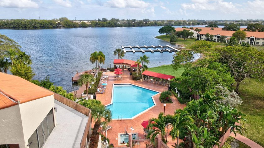Welcome to this beautiful 3-bedroom, 2-bath residence located in - photo 36