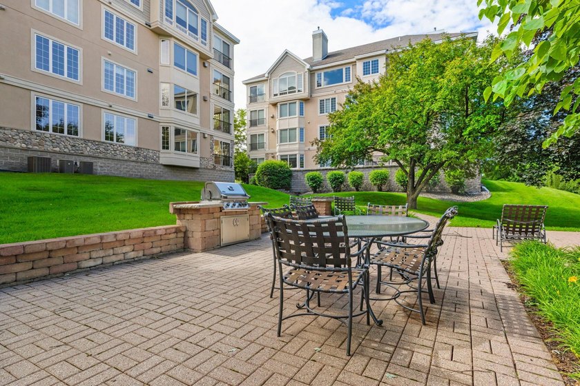 Welcome to Bayhill Condominiums, where comfort, convenience, and - photo 36