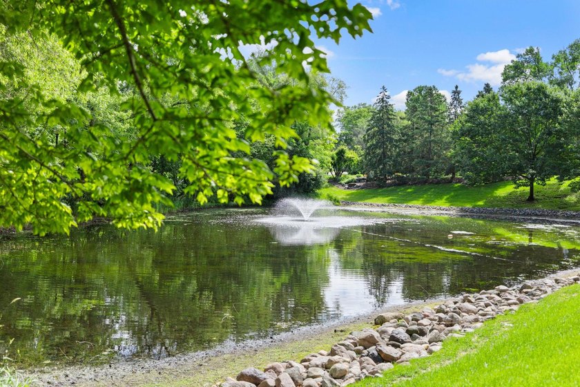 Welcome to Bayhill Condominiums, where comfort, convenience, and - photo 38