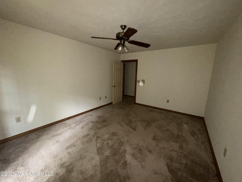 NEW LISTING IN FLORENCE with over 3300 square feet! Discover - photo 10